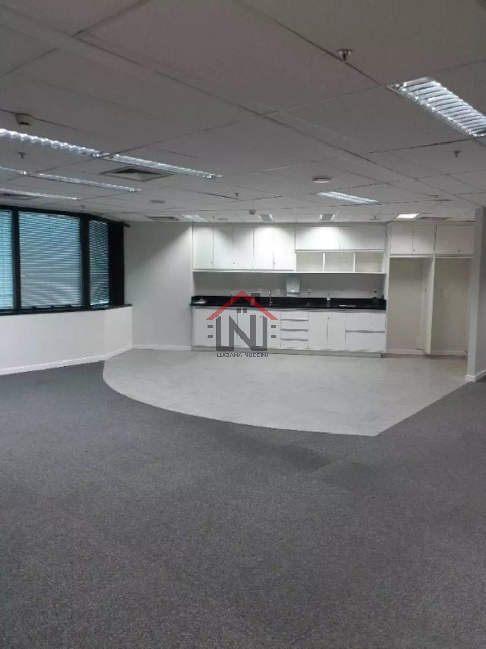 Prédio comercial de alto padrão para venda ou locação em Pinheiros, São Paulo-SP: 13 banheiros, 21 vagas de garagem, 775,00 m².