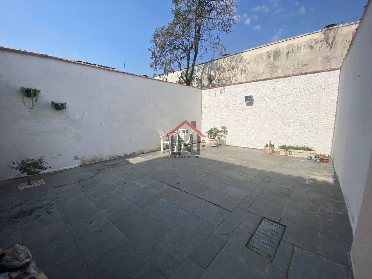 Casa à venda em São Paulo-SP, Jardim da Glória: 2 quartos, 1 sala, 1 banheiro, 2 vagas de garagem, 155m² de área!