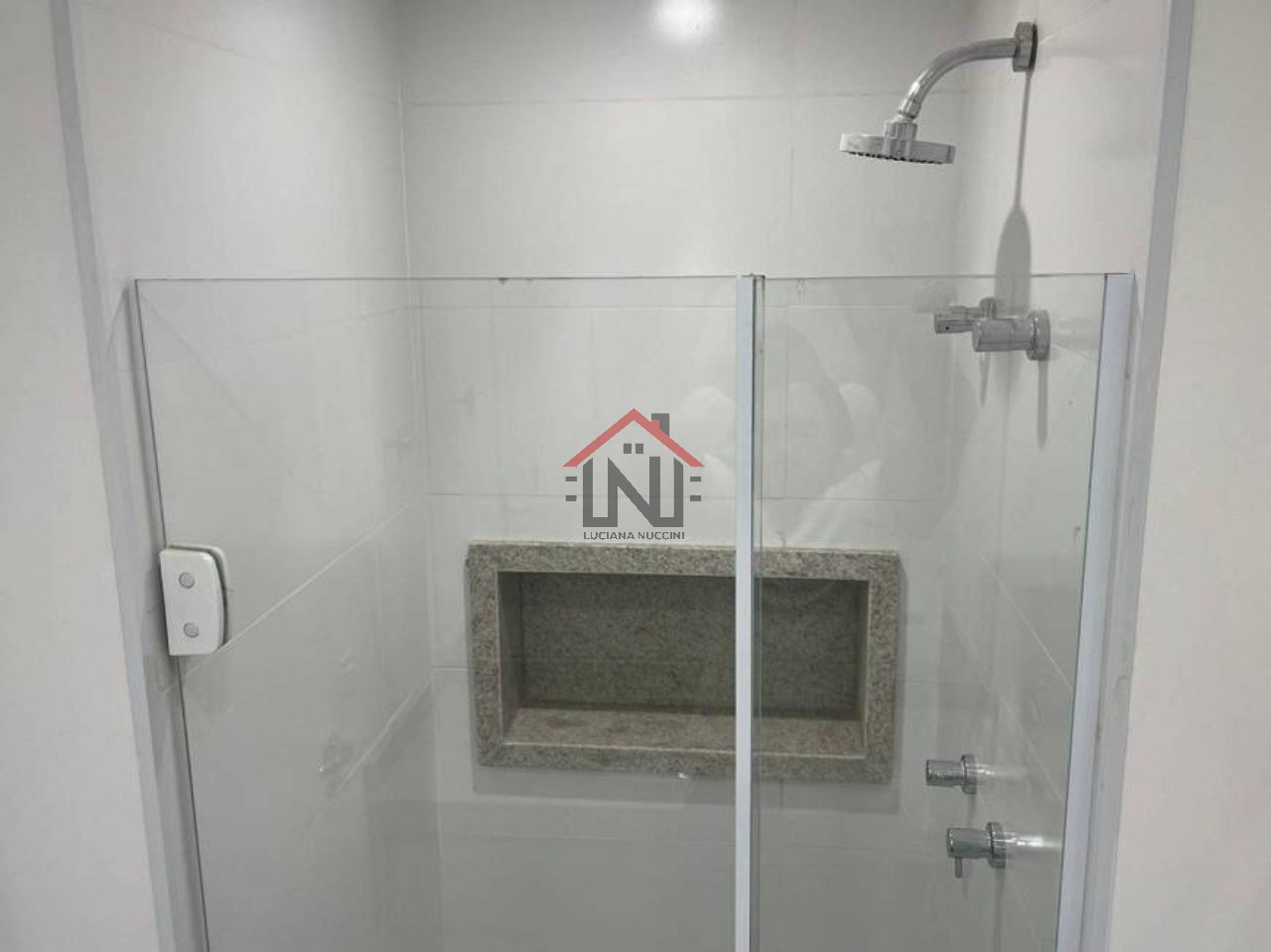 Apartamento para locação no paraíso: 1 quarto, 1 sala, 1 ban
