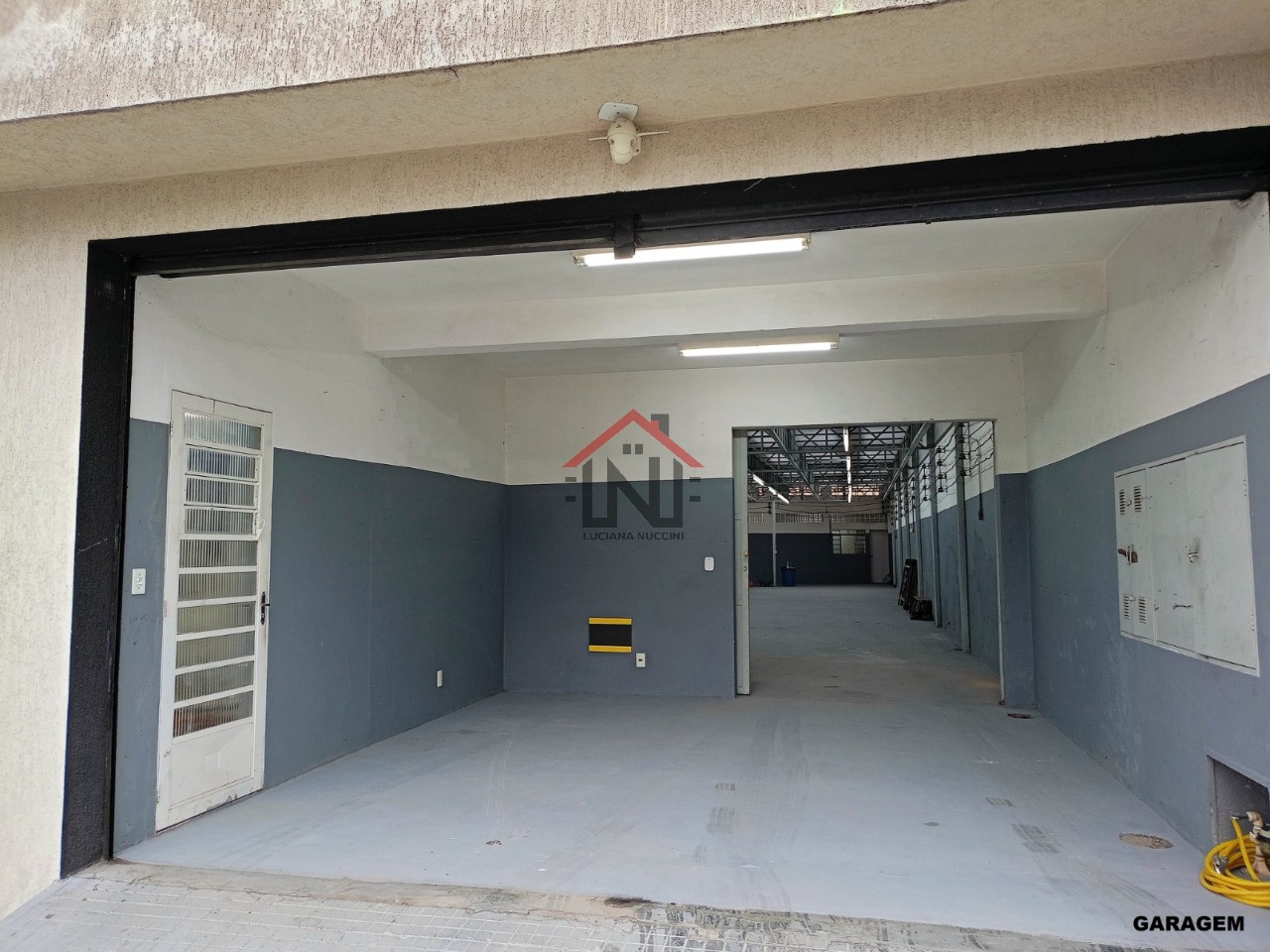 Conjunto Comercial Industrial para Venda ou Locação - Vila Moraes, São Paulo-SP: 2 Salas, 3 Banheiros, 2 Vagas, 700m².