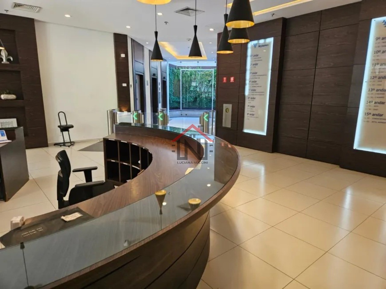 Conjunto Comercial para Locação na Vila Olímpia, São Paulo-SP: 1 Sala, 2 Banheiros, 6 Vagas de Garagem, 290m² de Área.