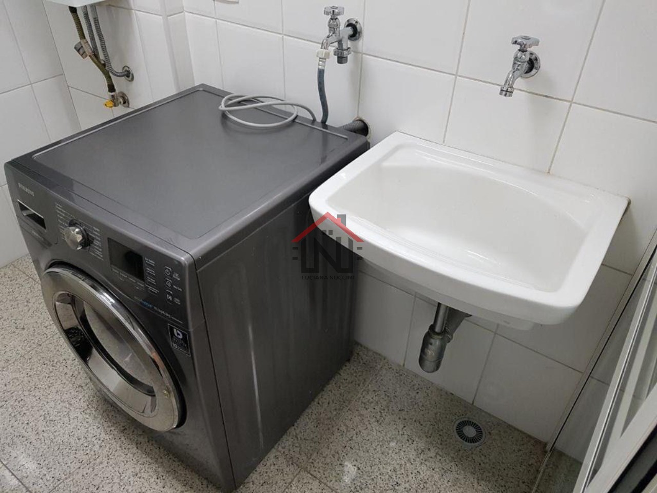 Apartamento de Alto Padrão para Locação em Cerqueira César - São Paulo-SP: 2 Quartos, 1 Suíte, 1 Sala, 2 Banheiros, 1 Vaga, 71m².