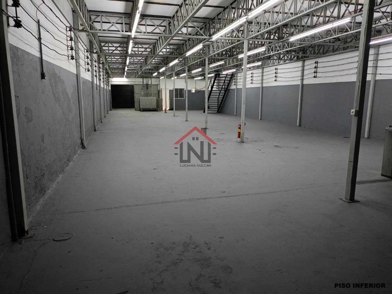 Conjunto Comercial Industrial para Venda ou Locação - Vila Moraes, São Paulo-SP: 2 Salas, 3 Banheiros, 2 Vagas, 700m².