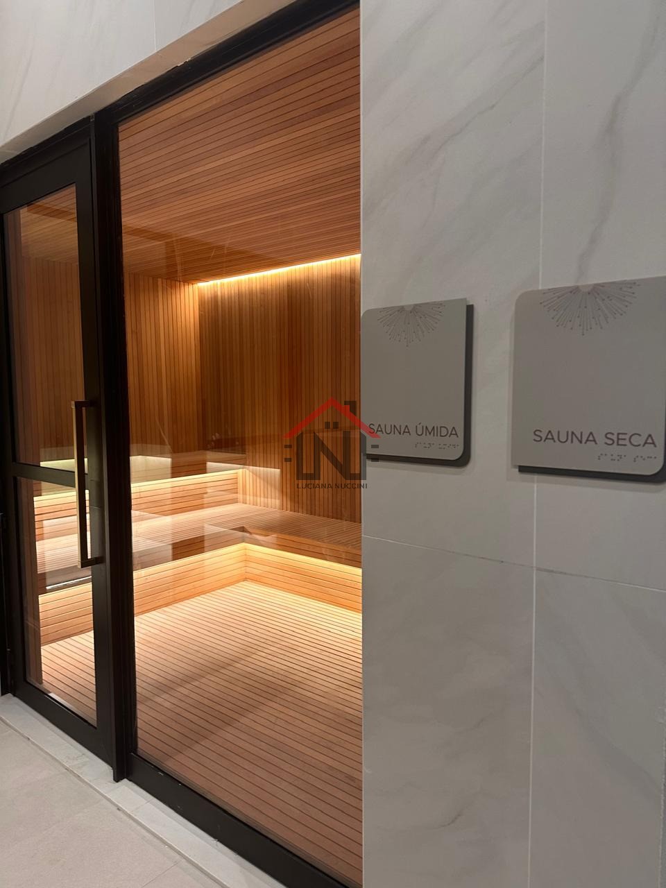 Apartamento à venda em São Paulo, Jardim Aurélia: 3 quartos, 2 salas, 3 banheiros, 2 vagas, 132m² de área. Imperdível!