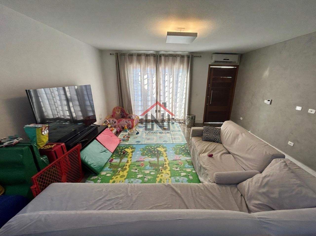 Imperdível Casa à Venda na Vila Mariana, São Paulo-SP: 3 Quartos, 3 Suítes, 1 Sala, 4 Banheiros, 6 Vagas de Garagem, 243m².