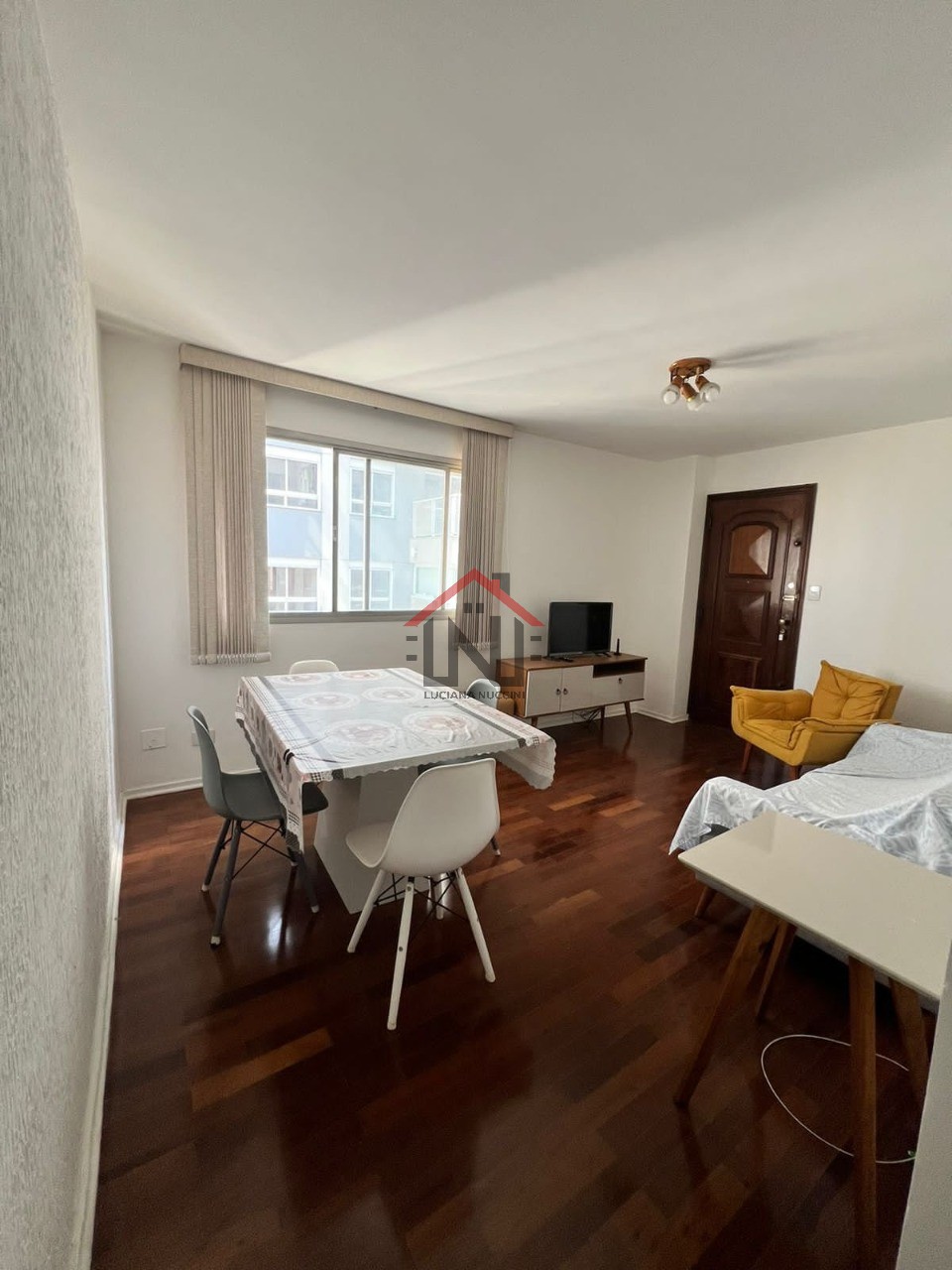 Apartamento para locação no bairro Paraíso em São Paulo-SP: 3 quartos, 1 suíte, 1 sala, 2 banheiros, 1 vaga, 110 m².
