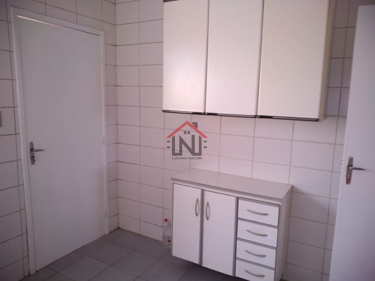 Imperdível oportunidade: casa de 2 quartos com suíte e 2 vag