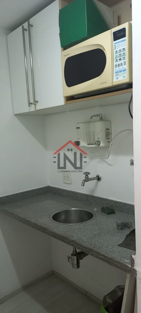 Sala Comercial no Jardim Paulista: 6 Salas, 2 Banheiros - Venda ou Locação em São Paulo-SP