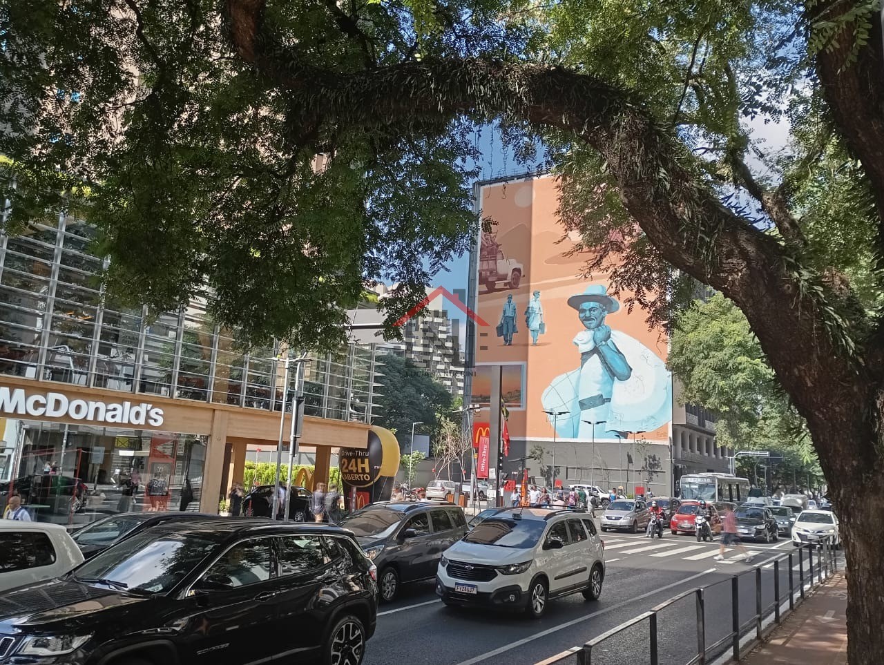 Conjunto Comercial para Locação no Paraíso, São Paulo-SP: 1 Sala, 1 Banheiro, 135m² de Área