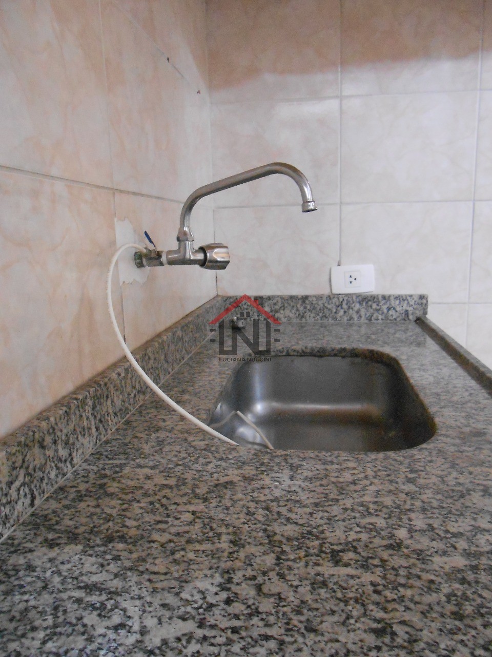 Excelente oportunidade de locação: Apartamento comercial de 155m² com 1 banheiro no Centro de São Paulo-SP!