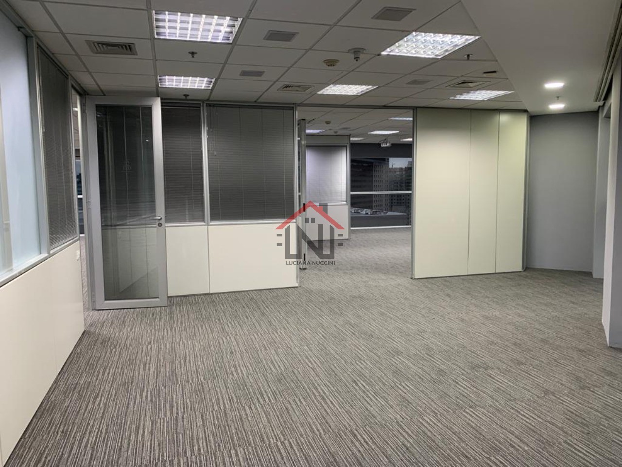 Conjunto Comercial de Alto Padrão na Vila Olímpia - São Paulo-SP 1 sala, 6 banheiros, 11 vagas de garagem, 373 m²