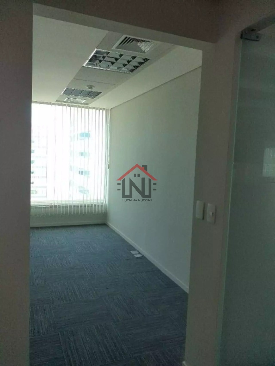 Excelente oportunidade de investimento em conjunto comercial com 19 banheiros no Jardim São Luís, São Paulo-SP!