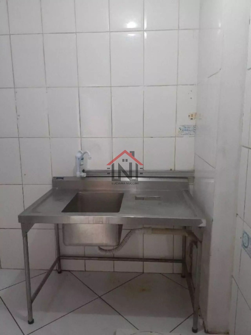 Conjunto Comercial à Venda ou Locação na Barra Funda, São Paulo-SP: 1 Vaga de Garagem e 64m² de Área