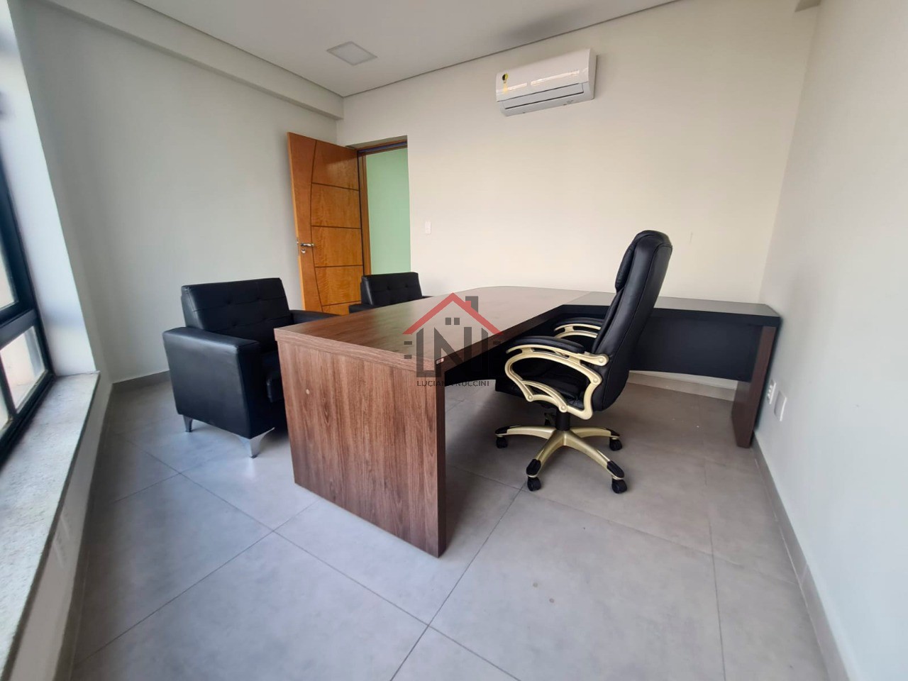 Aluguel de Apartamento Comercial de 155m² com 1 Banheiro no Centro de São Paulo-SP