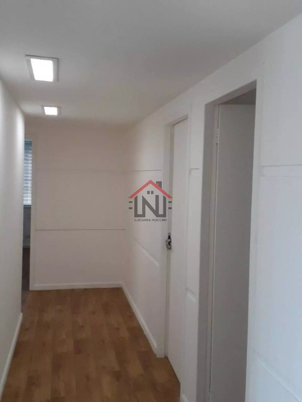 Conjunto Comercial de Alto Padrão na Cidade Monções, São Paulo-SP: 3 Banheiros, 4 Vagas e 204m² de Área