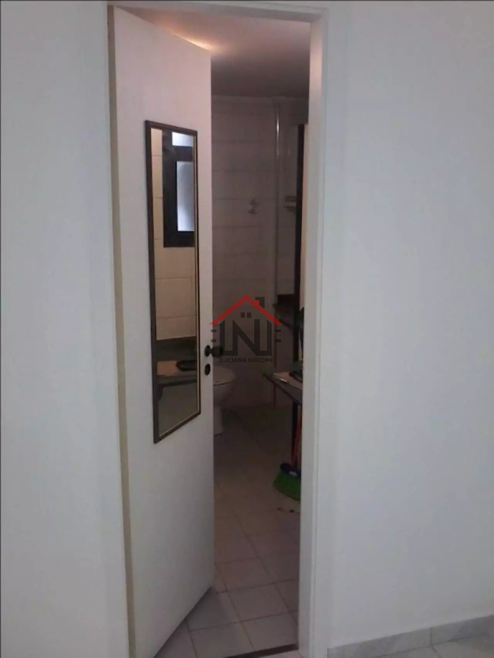 Conjunto Comercial à Venda ou Locação em Indianópolis, São Paulo-SP: 2 Banheiros, 1 Vaga, 37m² de Área!