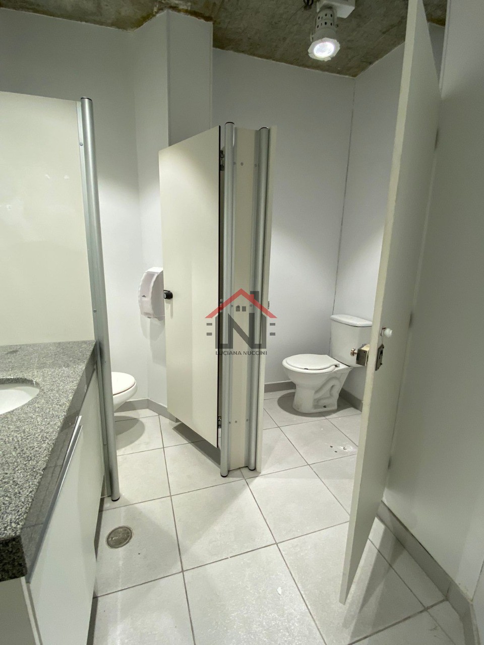 Conjunto Comercial de Alto Padrão na Vila Olímpia, São Paulo-SP: Espaço Ideal para o Sucesso do seu Negócio!