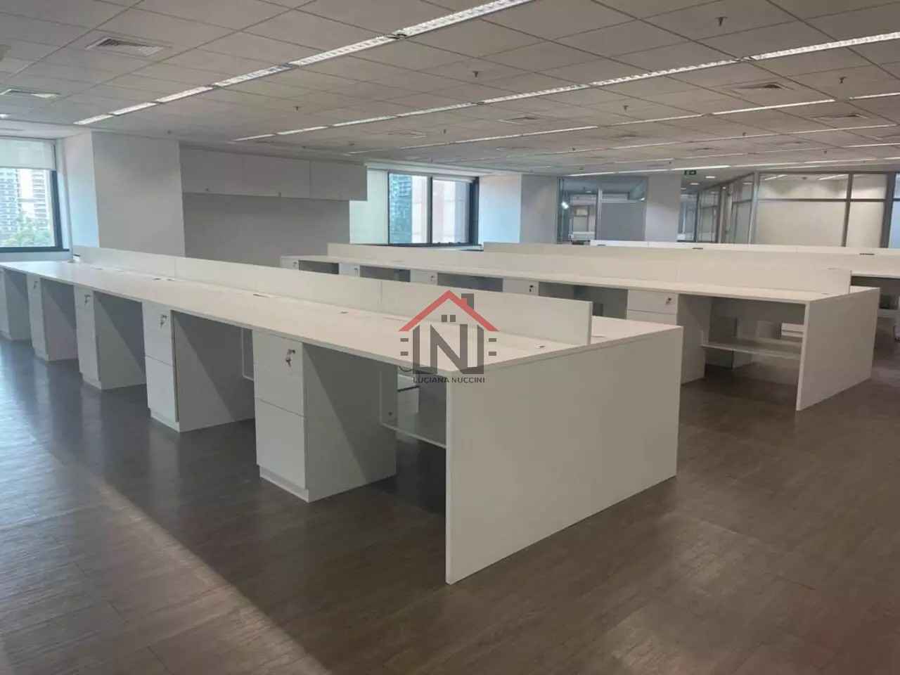 Aluguel de Conjunto Comercial Premium em Pinheiros, São Paulo: 18 banheiros, 42 vagas, 1.550m² de Área!