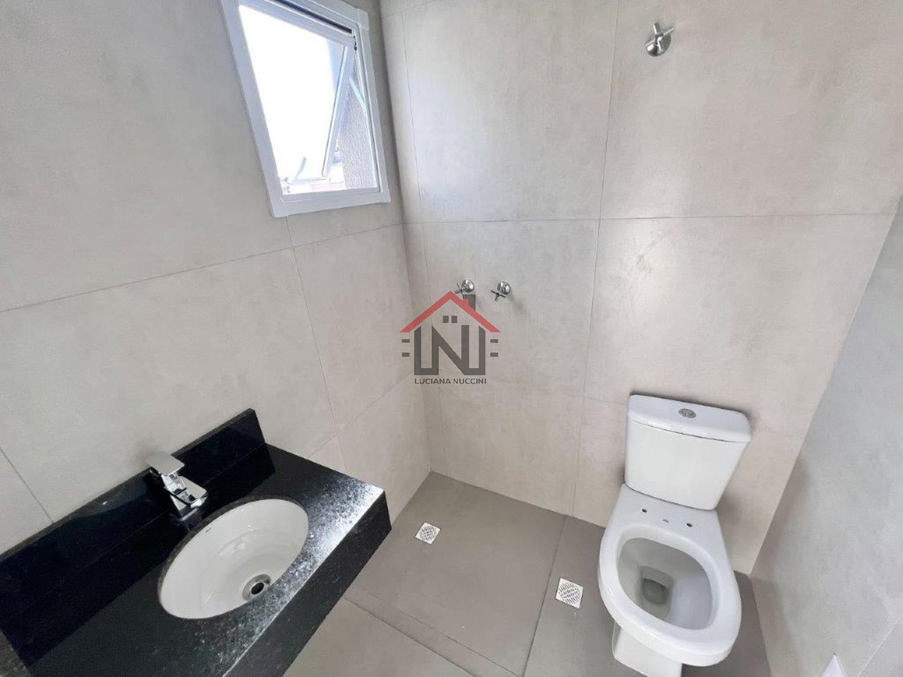 Imperdível oportunidade: Casa à venda em São Paulo-SP, Mirandópolis, 3 quartos, 1 suíte, 1 sala, 2 banheiros, 3 vagas, 170m².