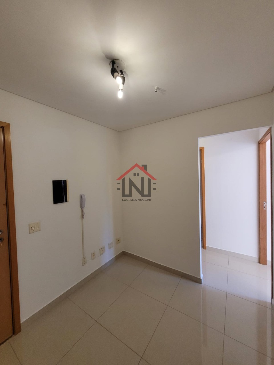 Conjunto Comercial à Venda em São Paulo-SP, na Bela Vista: 2 Banheiros, 1 Vaga de Garagem, 32m² de Área