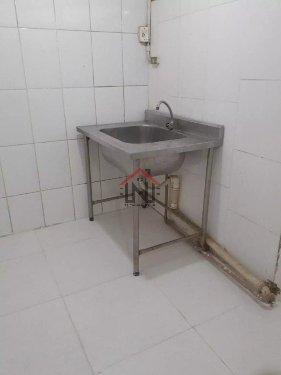 Conjunto Comercial à Venda ou Locação na Barra Funda, São Paulo-SP: 1 Vaga de Garagem e 64m² de Área
