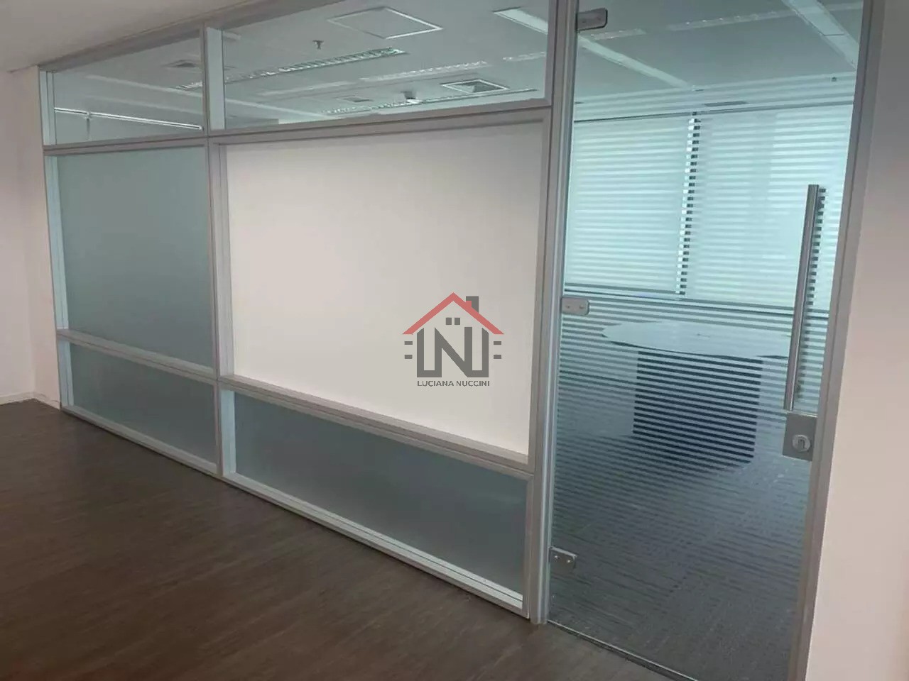 Aluguel de Conjunto Comercial Premium em Pinheiros, São Paulo: 18 banheiros, 42 vagas, 1.550m² de Área!