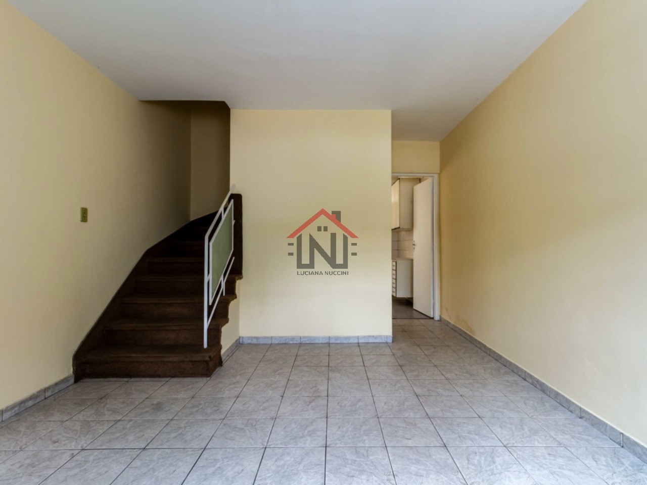 Imperdível oportunidade: casa de 2 quartos com suíte e 2 vag