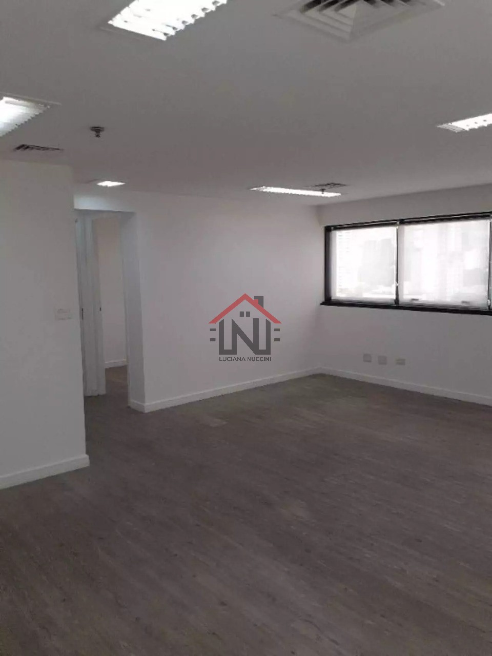 Conjunto Comercial na Vila Olímpia - São Paulo-SP Venda ou Locação 4 banheiros, 2 vagas, 90m²