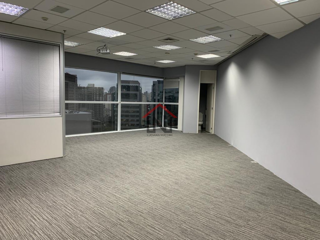 Conjunto Comercial de Alto Padrão na Vila Olímpia - São Paulo-SP 1 sala, 6 banheiros, 11 vagas de garagem, 373 m²