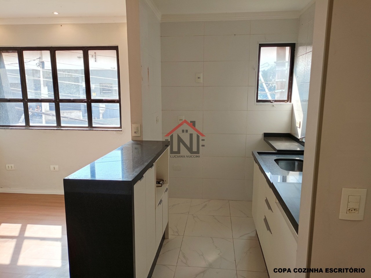 Conjunto Comercial Industrial para Venda ou Locação - Vila Moraes, São Paulo-SP: 2 Salas, 3 Banheiros, 2 Vagas, 700m².