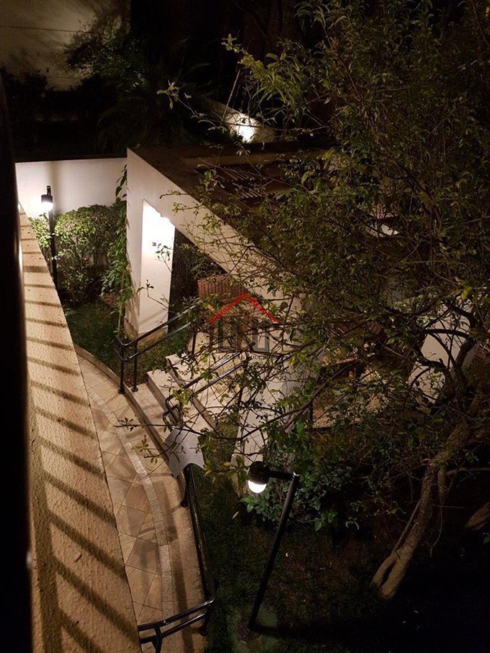 Apartamento de Alto Padrão para Locação em Cerqueira César - São Paulo-SP: 2 Quartos, 1 Suíte, 1 Sala, 2 Banheiros, 1 Vaga, 71m².