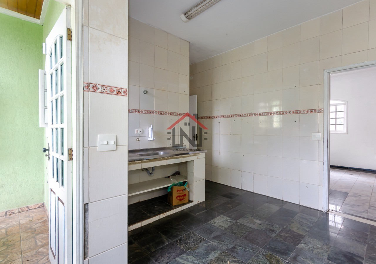 Aluguel de Casa com 3 Quartos e 1 Suíte na Vila Romana, São Paulo-SP: Espaço e Conforto em 230m²!