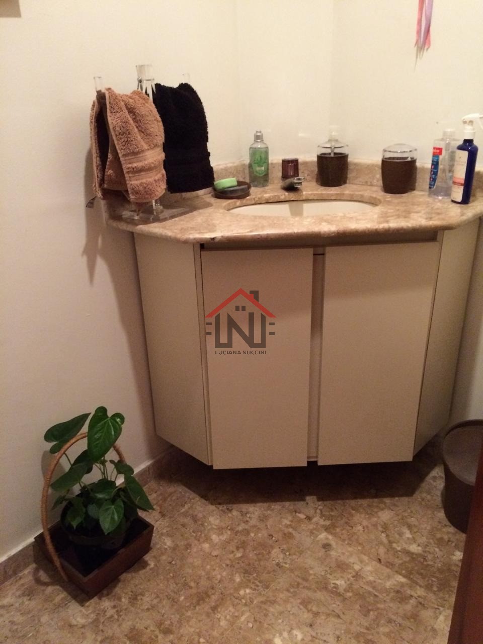 Apartamento de Luxo à Venda em São Paulo-SP, Campo Belo: 4 Quartos, 2 Suítes, 4 Banheiros, 216m² de Área. Venha Conferir!