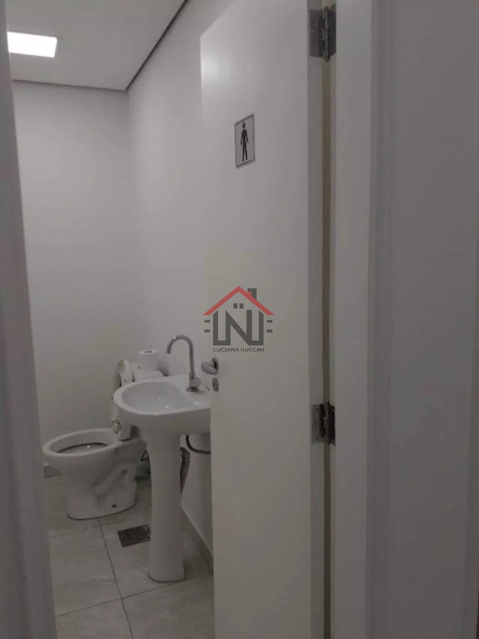 Imóvel comercial de alto padrão com 7 banheiros e 187m² em Cidade Monções, São Paulo-SP: venda ou locação!