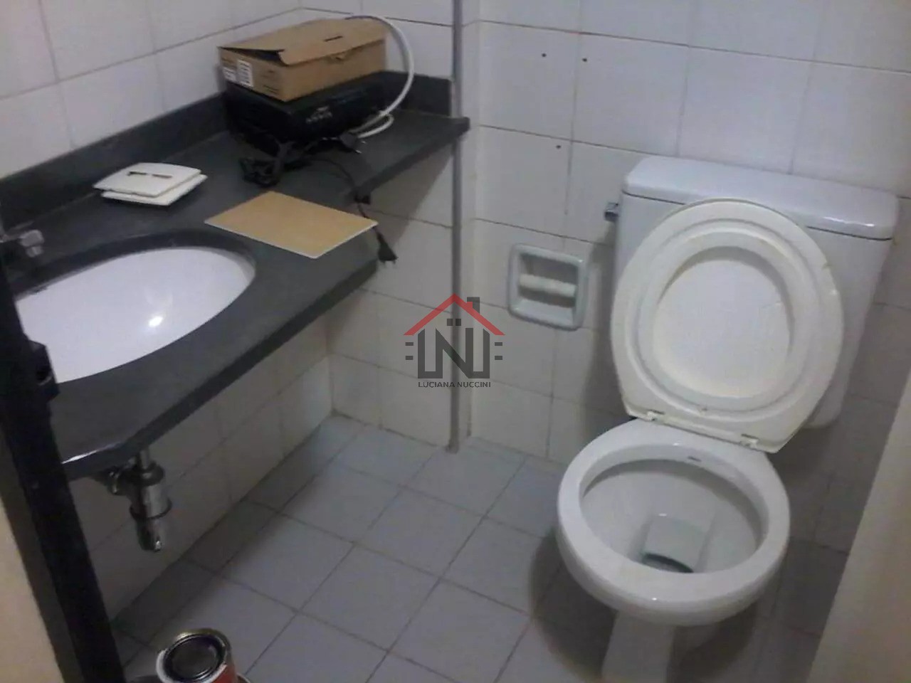 Conjunto Comercial à Venda ou Locação em Indianópolis, São Paulo-SP: 2 Banheiros, 1 Vaga, 37m² de Área!