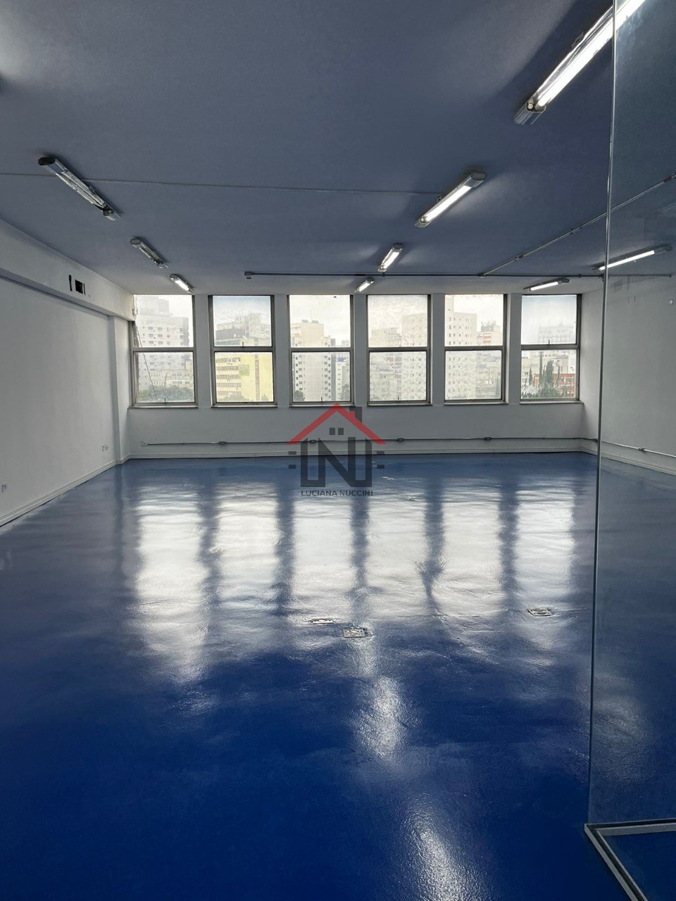 Conjunto Comercial à Venda na Consolação, São Paulo-SP: 1 Sala, 2 Banheiros, 6 Vagas, 334m² de Área!