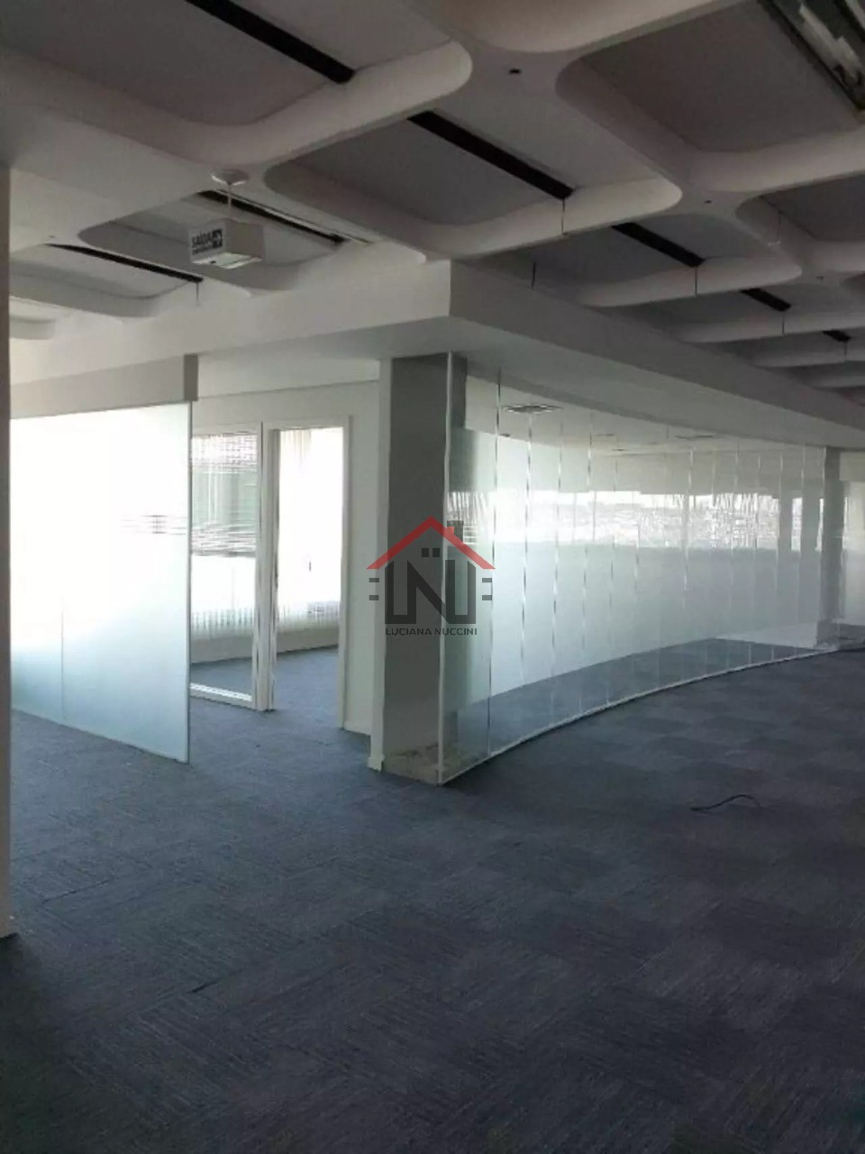 Excelente oportunidade de investimento em conjunto comercial