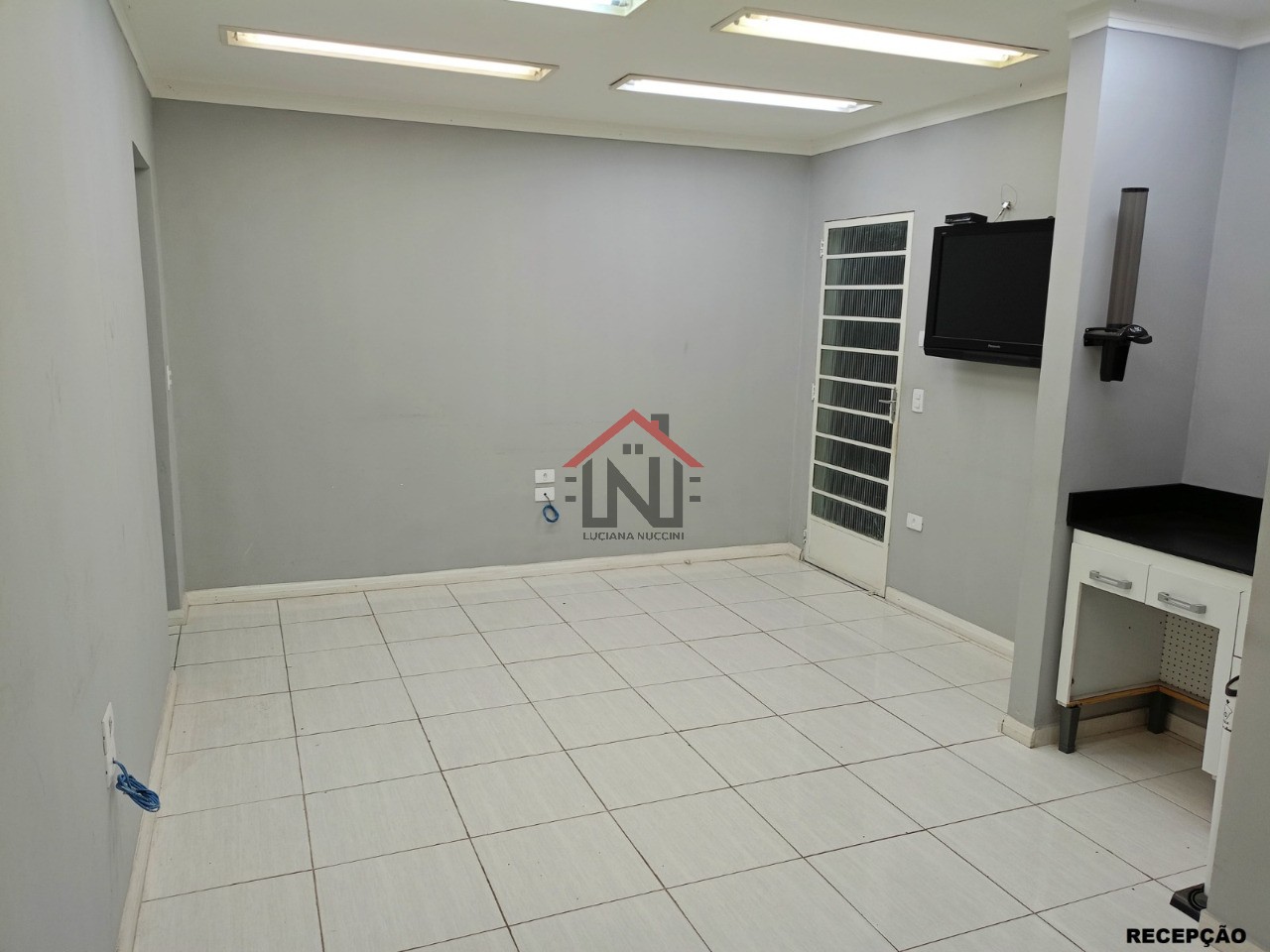 Conjunto Comercial Industrial para Venda ou Locação - Vila Moraes, São Paulo-SP: 2 Salas, 3 Banheiros, 2 Vagas, 700m².
