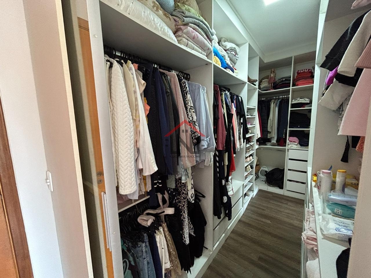 Imperdível Casa à Venda na Vila Mariana, São Paulo-SP: 3 Quartos, 3 Suítes, 1 Sala, 4 Banheiros, 6 Vagas de Garagem, 243m².