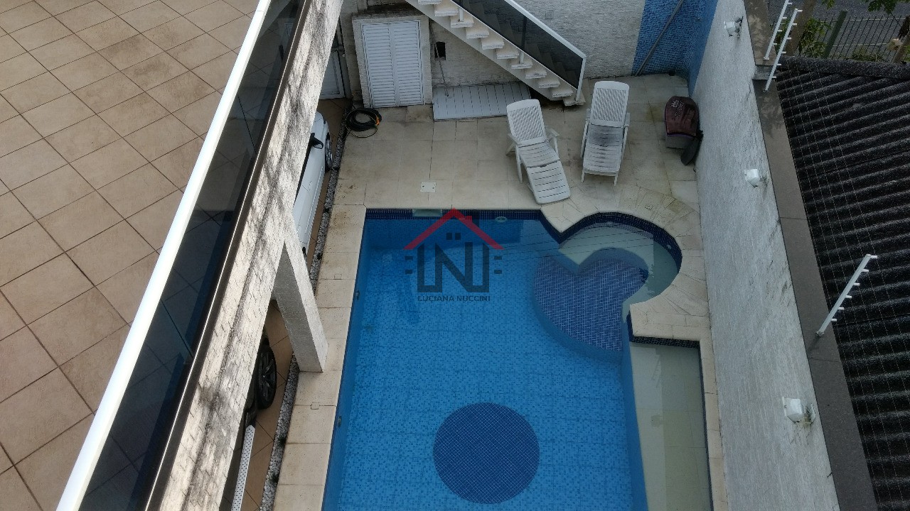 Casa de luxo à venda em São Paulo-SP, Sacomã: 4 quartos, 1 suíte, 1 sala, 3 banheiros, 4 vagas, 500m². Venha conferir!