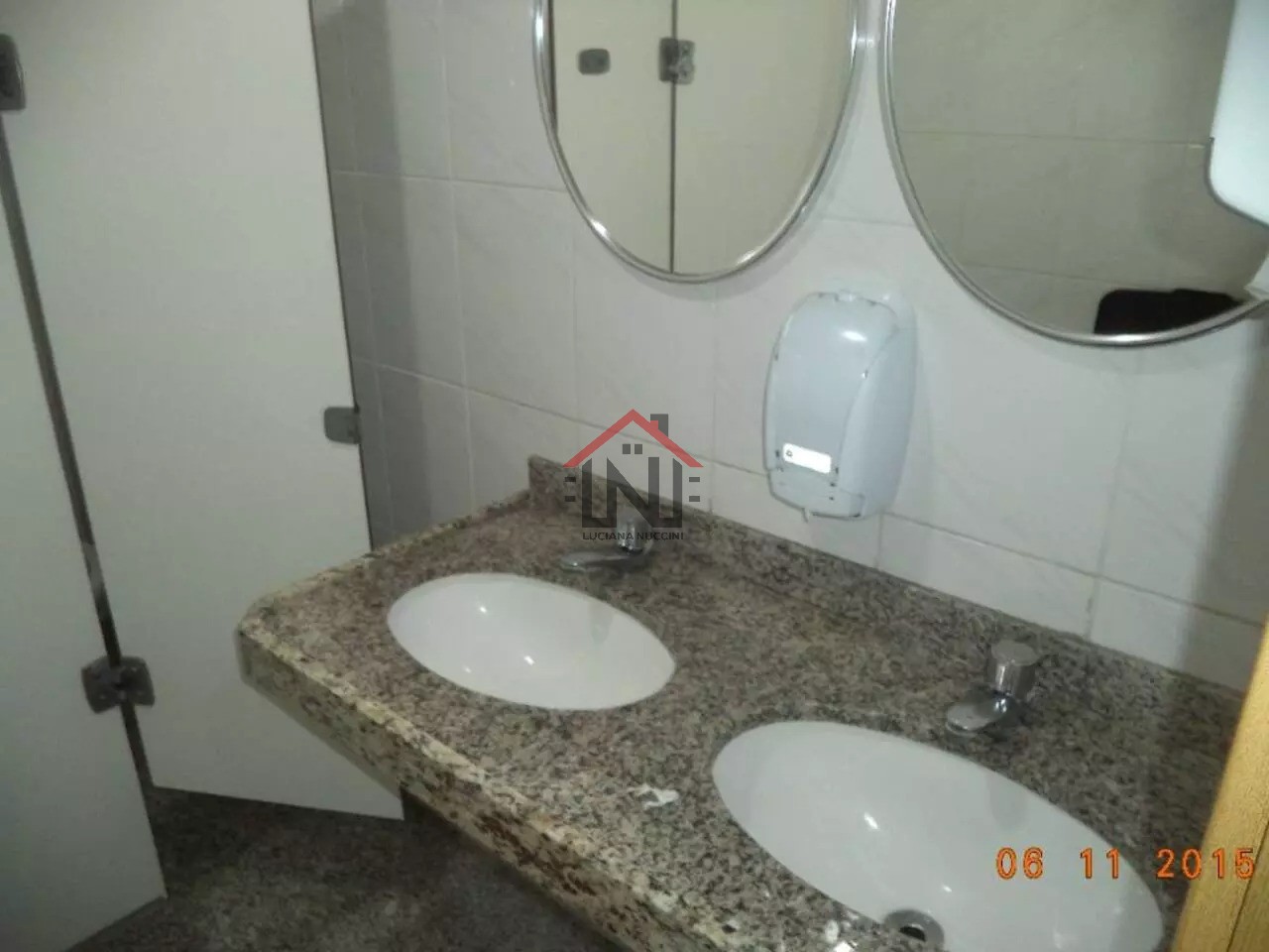 Conjunto Comercial para Locação em São Paulo-SP, Bairro Cerqueira César: 1 Sala, 1 Banheiro, 233m² de Área