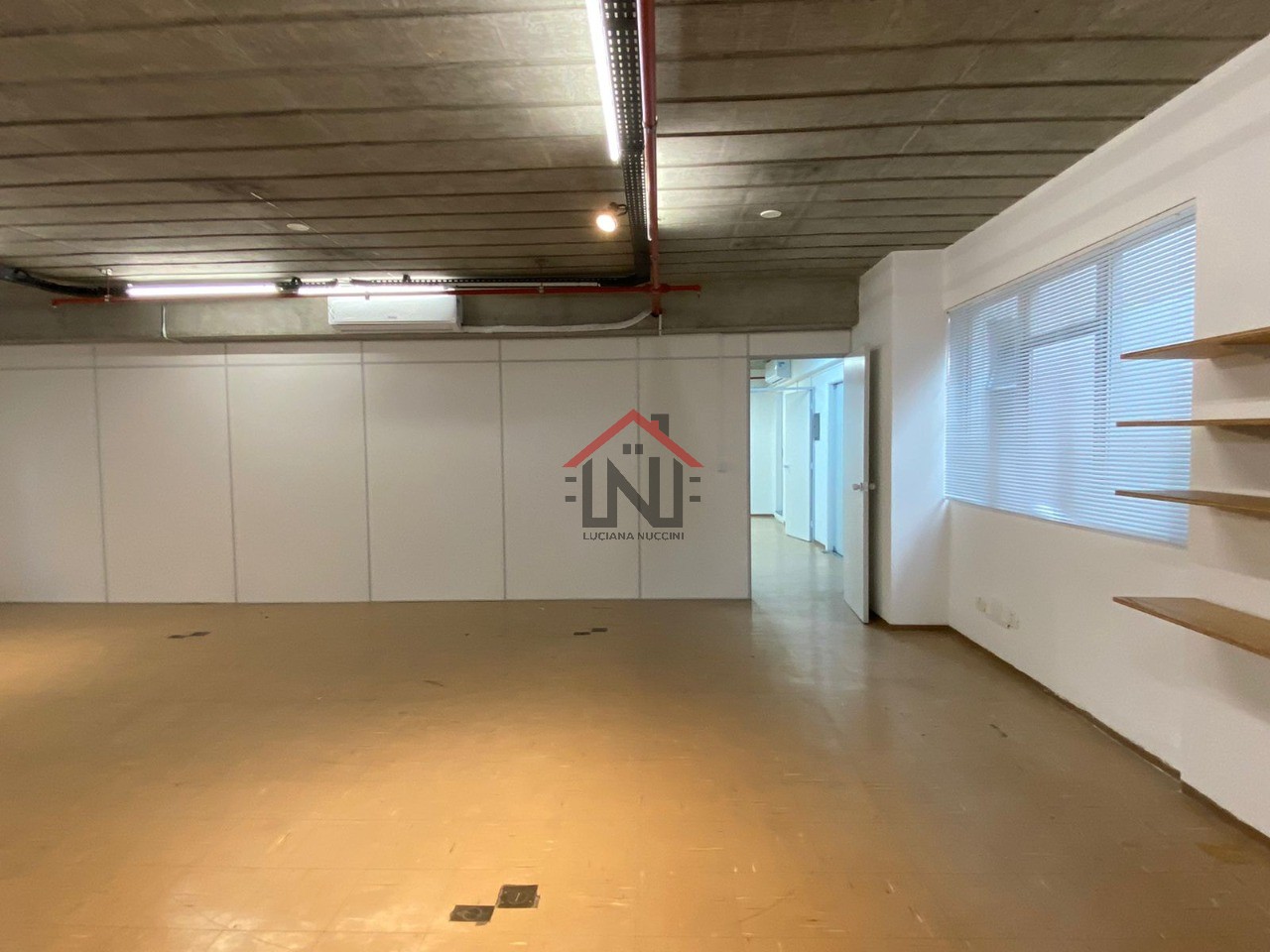 Conjunto Comercial de Alto Padrão na Vila Olímpia - São Paulo-SP: 1 Sala, 1 Banheiro, 4 Vagas, 190m². Venha Conferir!