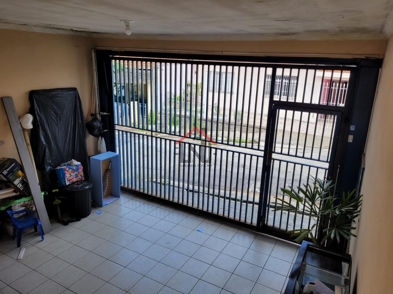 Imperdível residência à venda na Vila Liviero, São Paulo-SP: 3 quartos, 1 sala, 3 banheiros, 2 vagas de garagem, 170m².