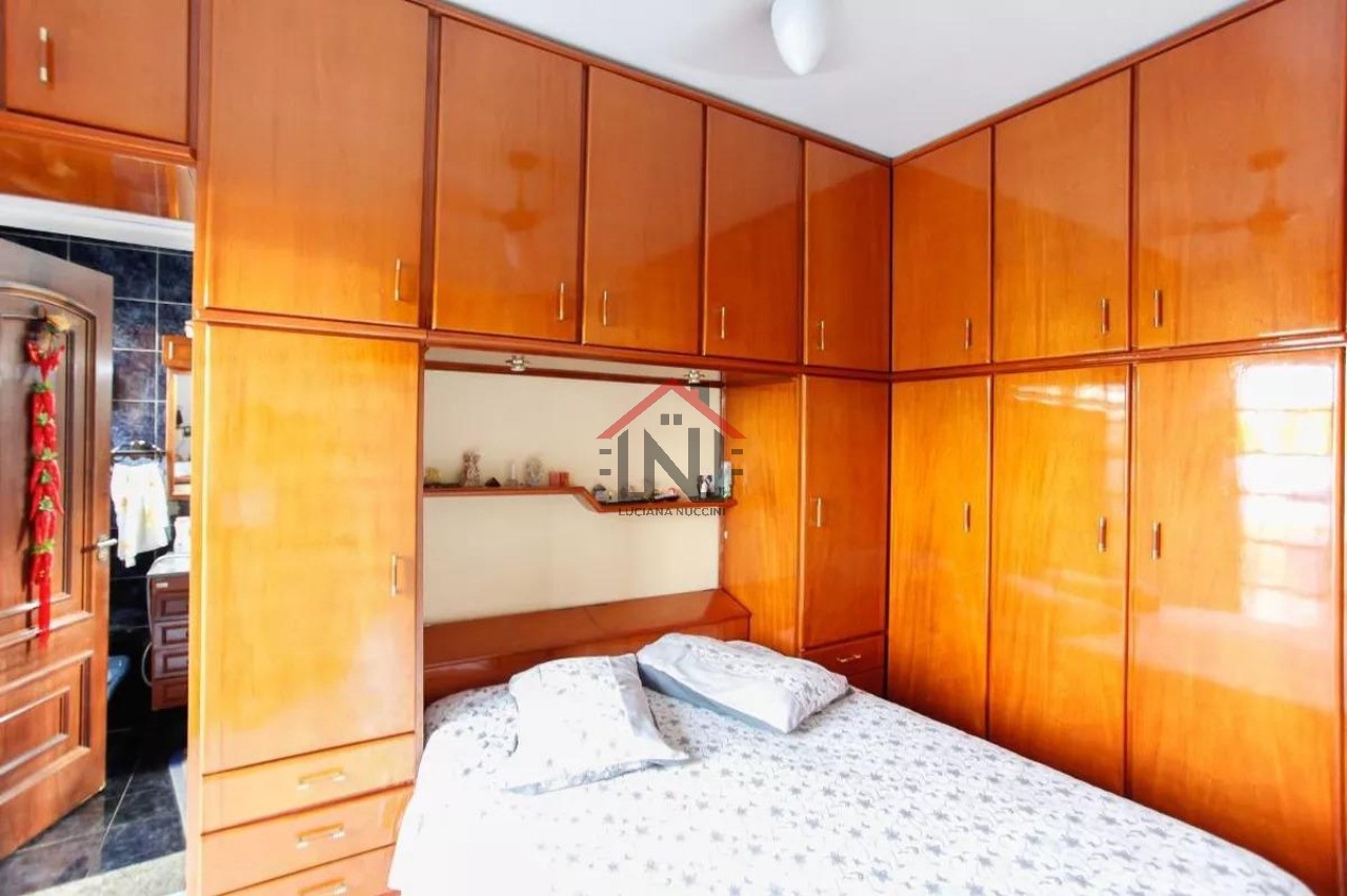 Casa à venda em São Paulo-SP, Parque Jabaquara: 3 quartos, 4 banheiros, 2 vagas, 189 m². Encontre seu lar dos sonhos!