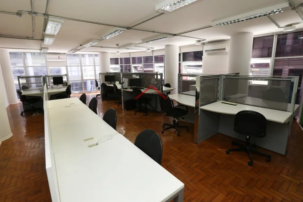 Oportunidade única: Conjunto Comercial de 330m² na Vila Fachini, São Paulo-SP, para locação!