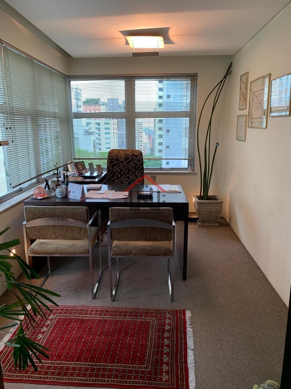 Conjunto Comercial para Locação em São Paulo-SP, Jardim Paulista: 5 Salas, 2 Banheiros, 58m² de Área. Agende sua visita!