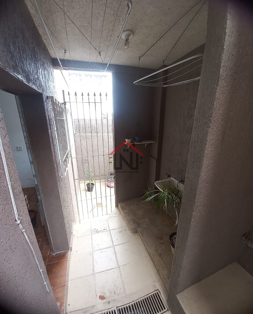 Imperdível: Casa à venda em Parque Bristol, São Paulo-SP, com 2 quartos, 2 banheiros, 2 vagas de garagem e 140m².