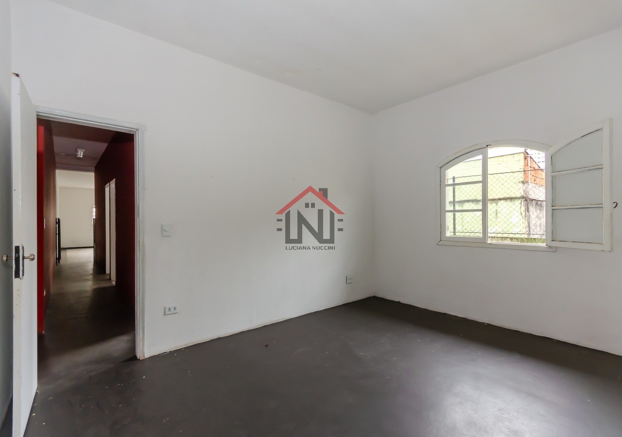 Aluguel de Casa com 3 Quartos e 1 Suíte na Vila Romana, São Paulo-SP: Espaço e Conforto em 230m²!