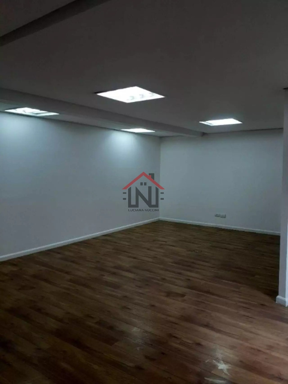 Conjunto Comercial de Alto Padrão na Cidade Monções, São Paulo-SP: 3 Banheiros, 4 Vagas e 204m² de Área