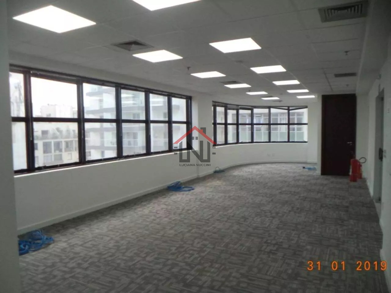 Conjunto Comercial de Alto Padrão na Vila Buarque, São Paulo-SP: 377m², 4 Banheiros e 10 Vagas de Garagem! Venha Conferir!